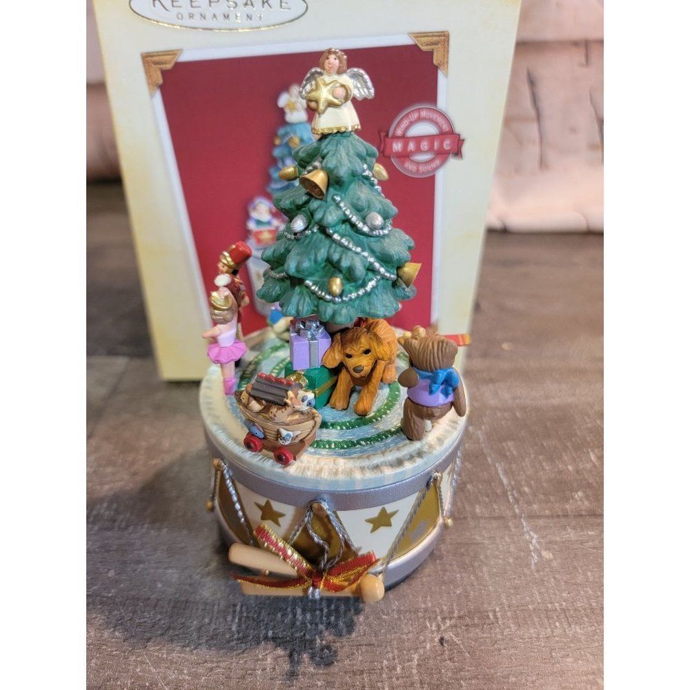 Hallmark 2005 Toyland Treasures ornament Xmas Decor wind up